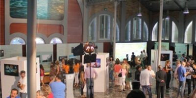 El Festival de Danzas de Villablanca llega al Puerto de Huelva con una exposición sobre sus 34 años de vida
