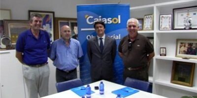 El Ayuntamiento de Isla Cristina y ARATI firman un convenio con Cajasol-Banca Cívica