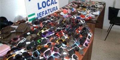 La Policía Local de Isla Cristina incauta cerca de 10.000 objetos falsificados