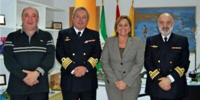 El nuevo Comandante Naval de Huelva, Luís Enrique Elvira, recibido por la Alcaldesa de Isla Cristina