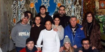 El Alcalde visita en las naves municipales los trabajos de preparación de las carrozas de Carnaval