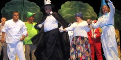Los discapacitados y mayores de Punta representan la obra teatral ‘El Dragón’