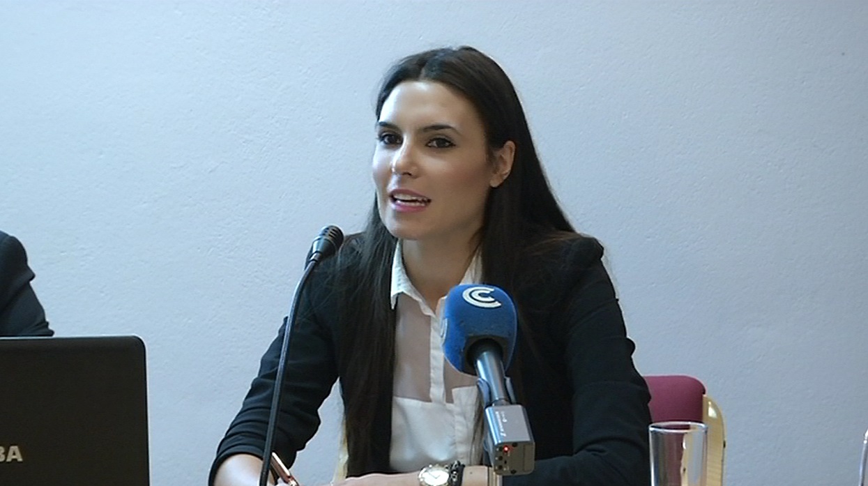 Ana Delgado-abogada