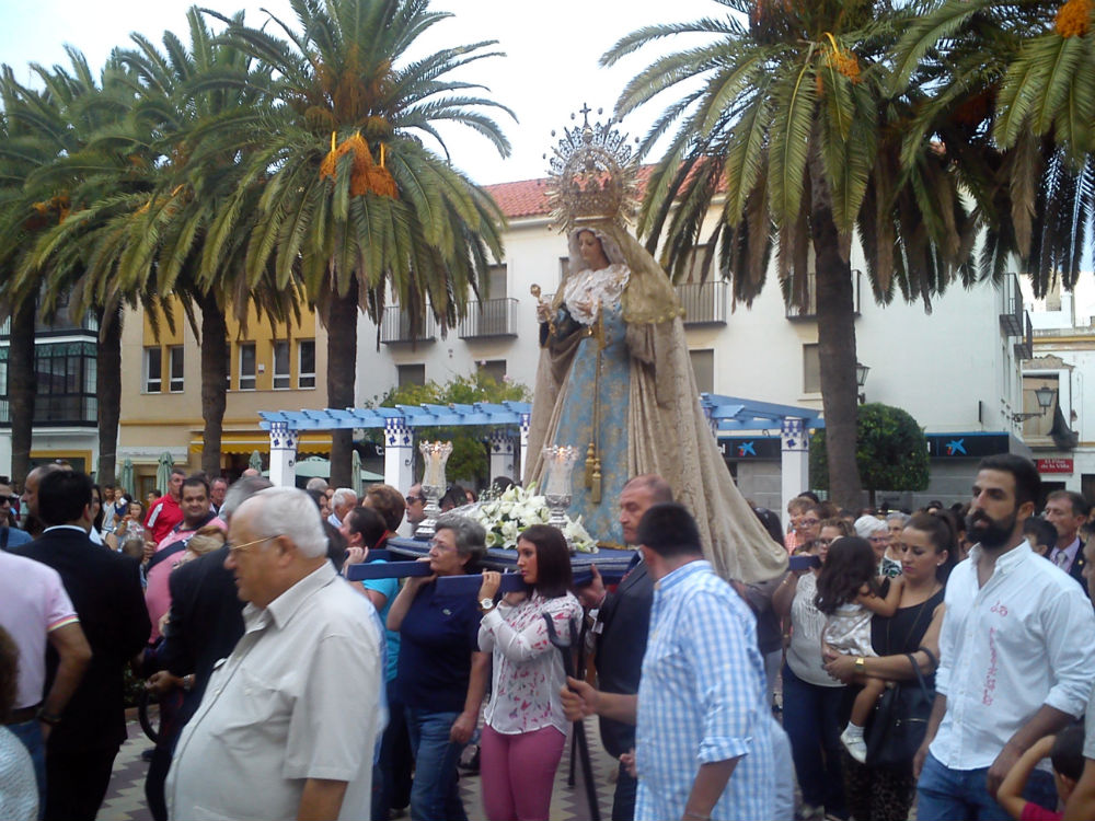 Virgen-de-la-Salud-procesiona-2