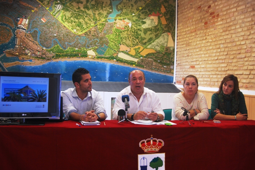 Zamudio, García, López y Beltrán durante la presentación de la nueva Casita Azul