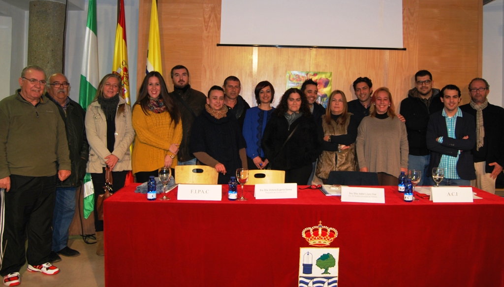 López, en el centro, con ACI, FIPAC y jurado del concurso de agrupaciones