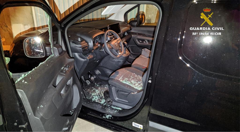 Detenido por robar en el interior de once coches en Isla Cristina