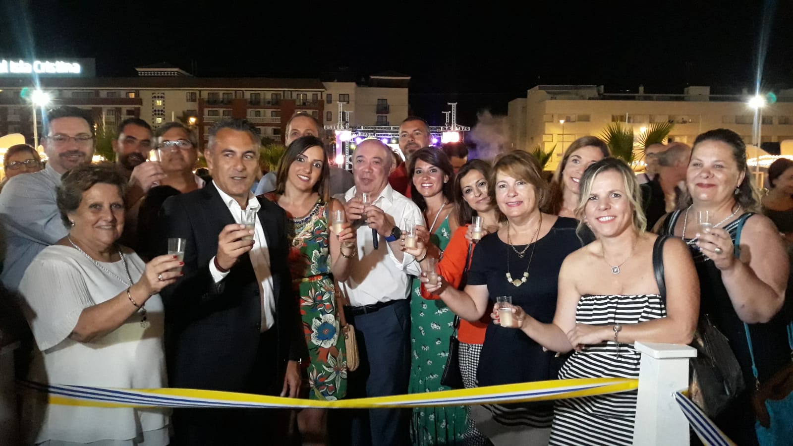 El encendido del alumbrado inauguró anoche las Fiestas del Carmen de Isla Cristina
