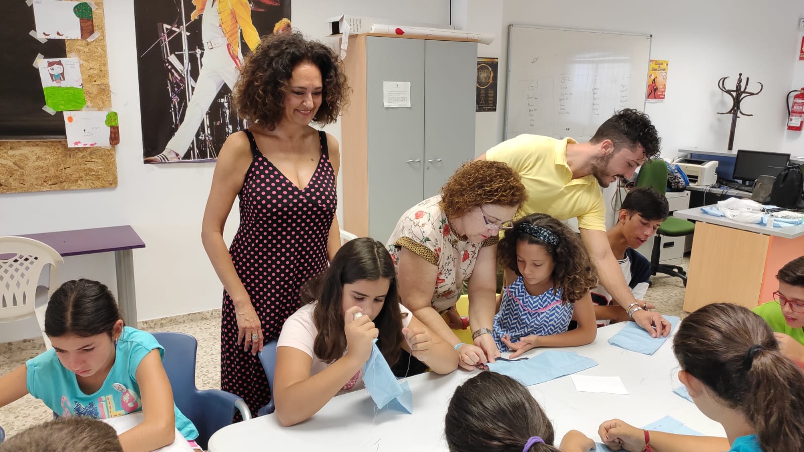 El taller de costura protagoniza el Campus Joven de Verano de Gibraleón