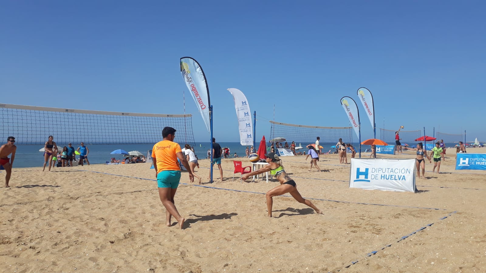 Islantilla acogió la primera prueba del Circuito Provincial de Voley Playa