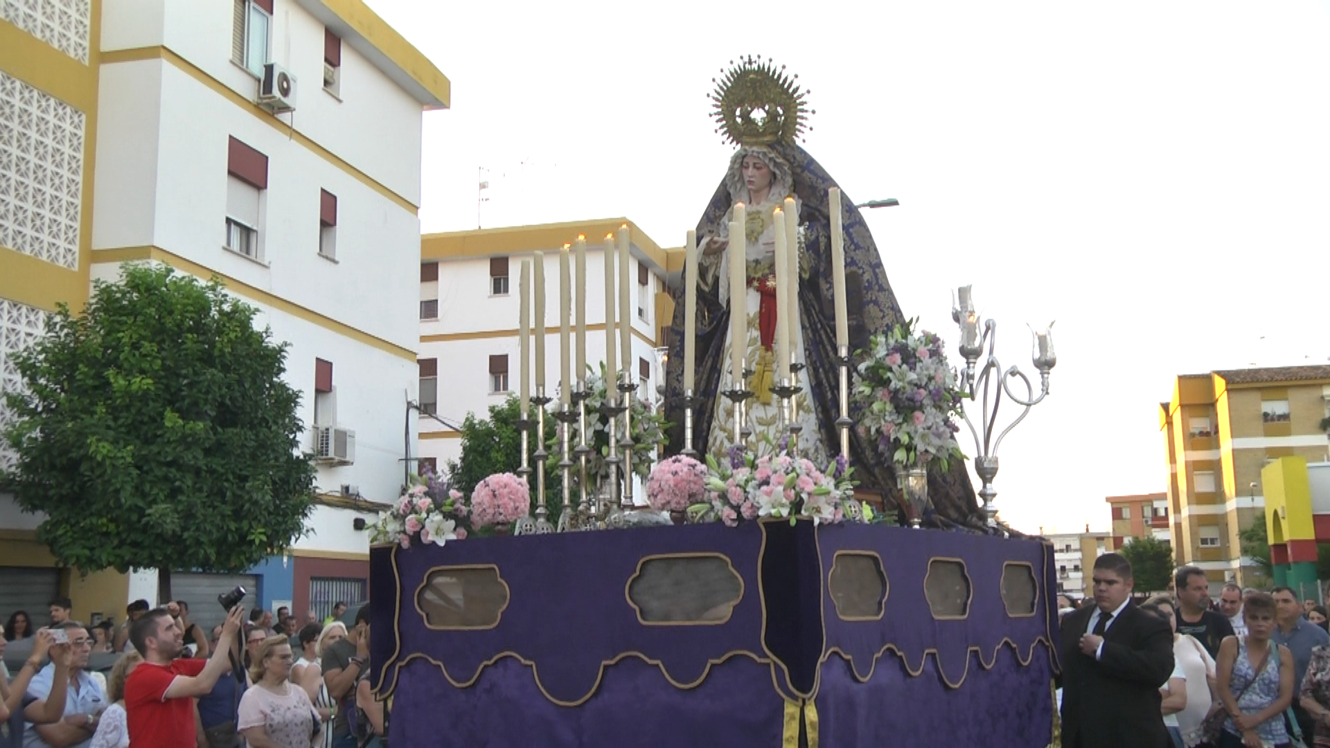 La Virgen de la Estrella procesiona por las calles del Salón de Santa Gadea