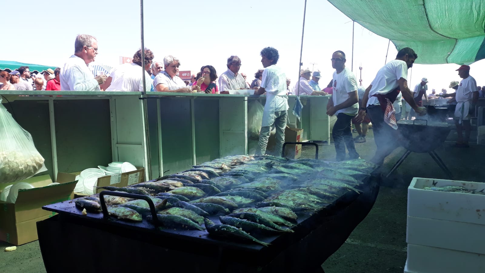 Más de un millar de personas celebran la tradicional ‘Sardiná’ de Punta Umbría