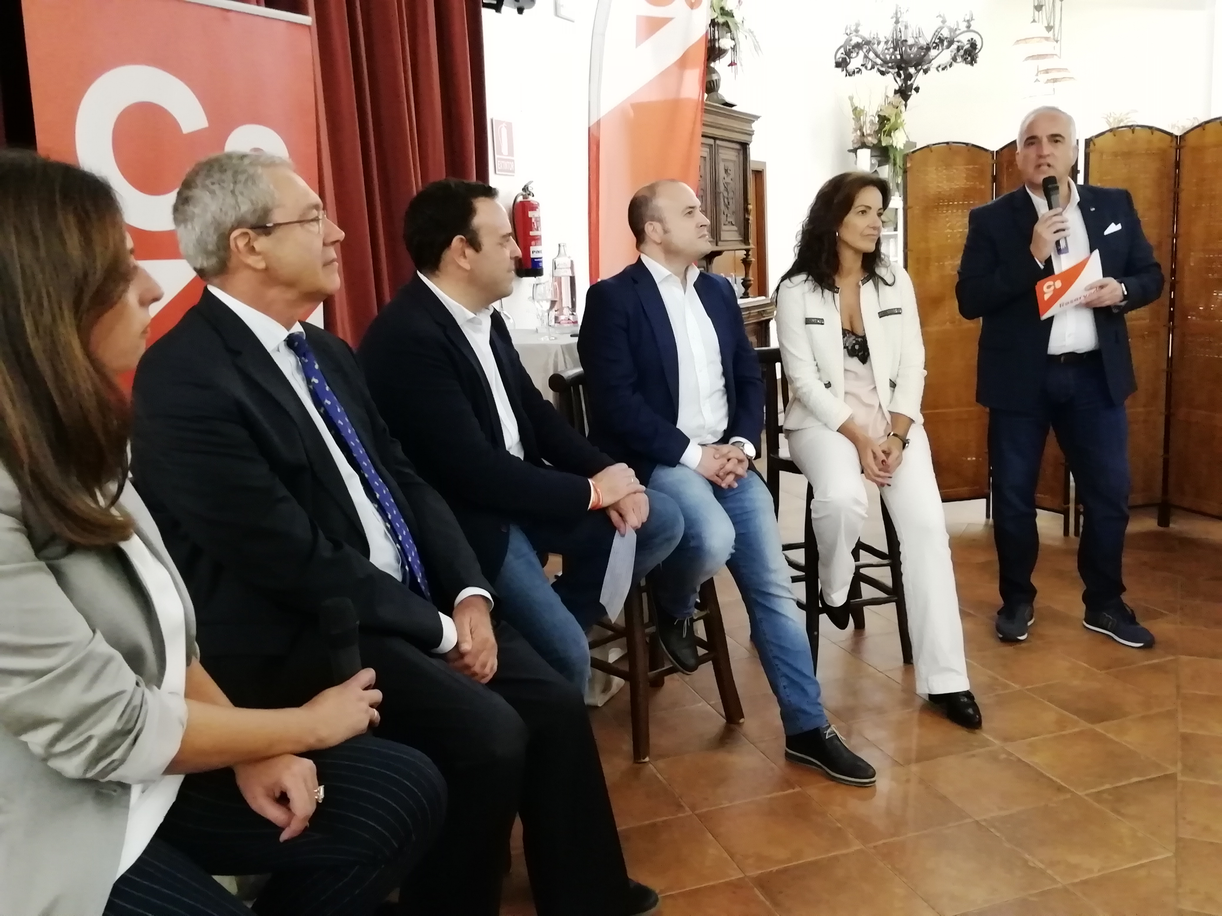 El consejero de Economía apoya la candidatura de Ciudadanos al Congreso en Lepe