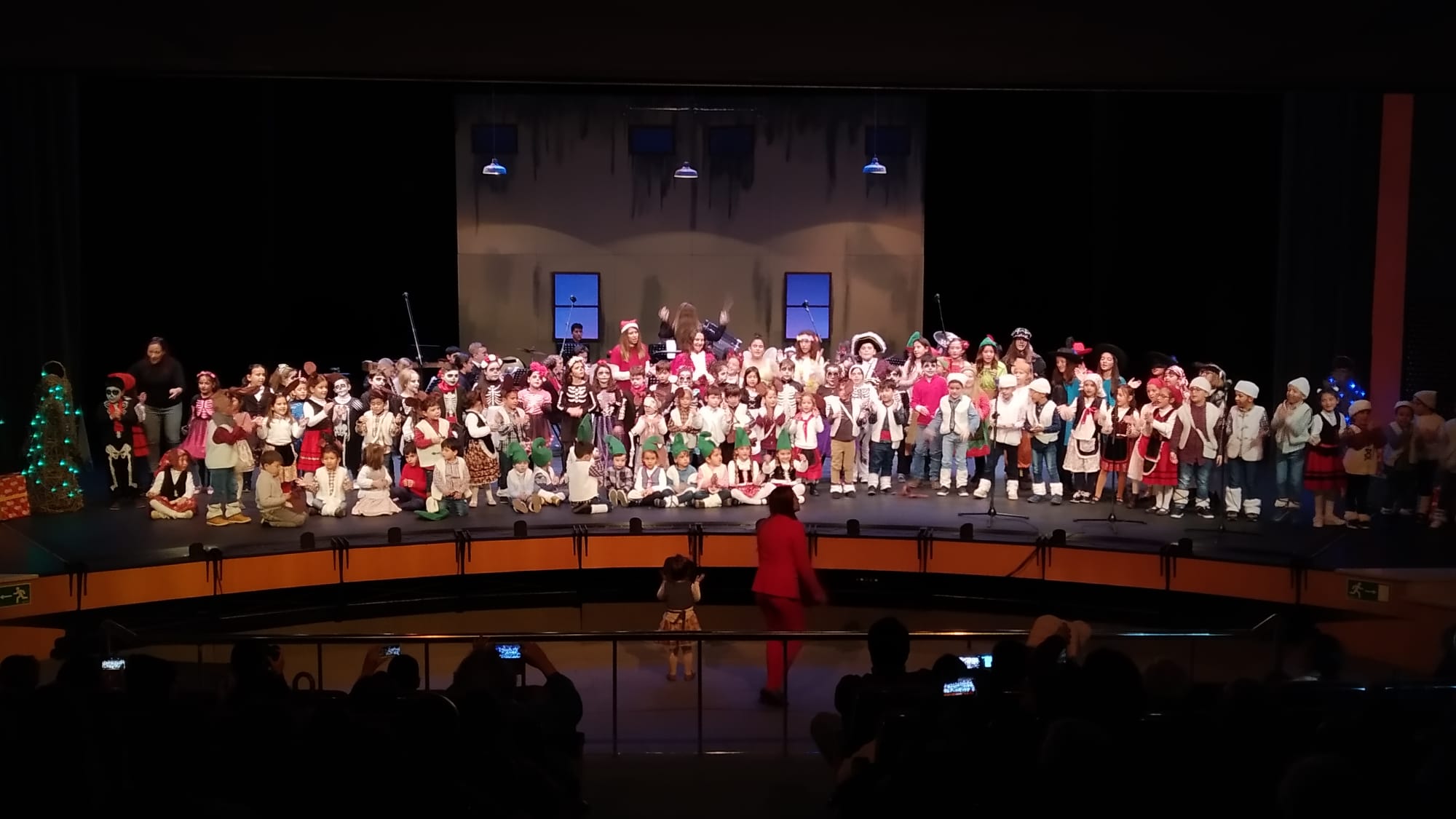 El Aula Infantil Bilingüe de la Escuela Municipal de Música Lepe representa su musical
