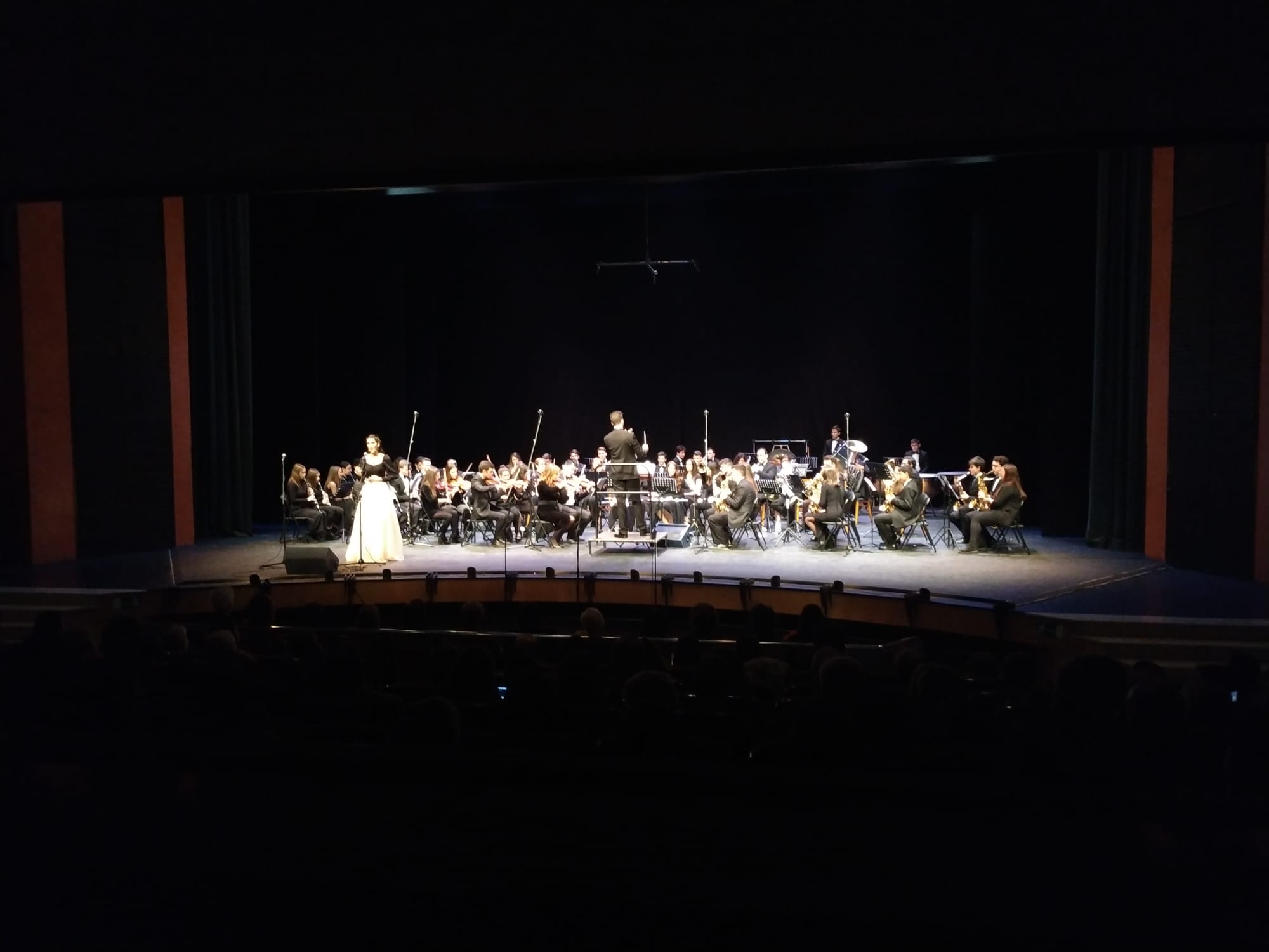 La Banda Sinfónica de Lepe llenó el Teatro Municipal con su Gran Concierto de Año Nuevo