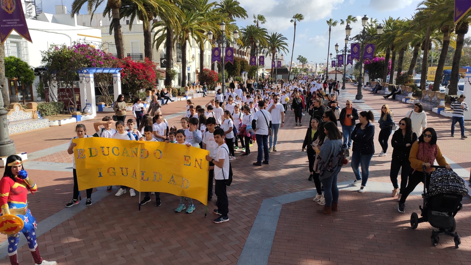 La manifestación ‘Educación para la Igualdad’ congrega a más de 1.000 escolares