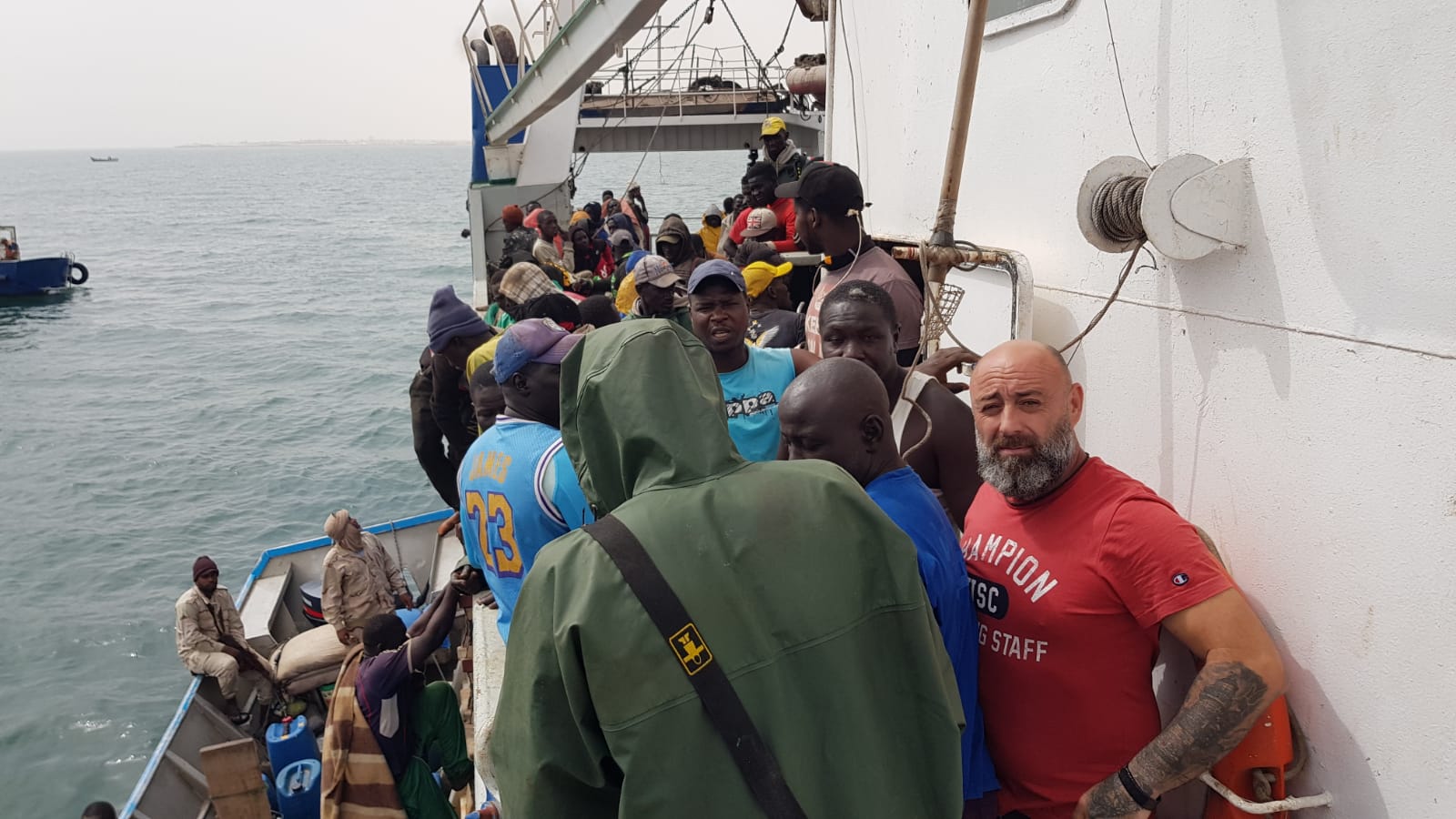 Capitán lepero rescata a 215 personas en un cayuco a la deriva en Mauritania