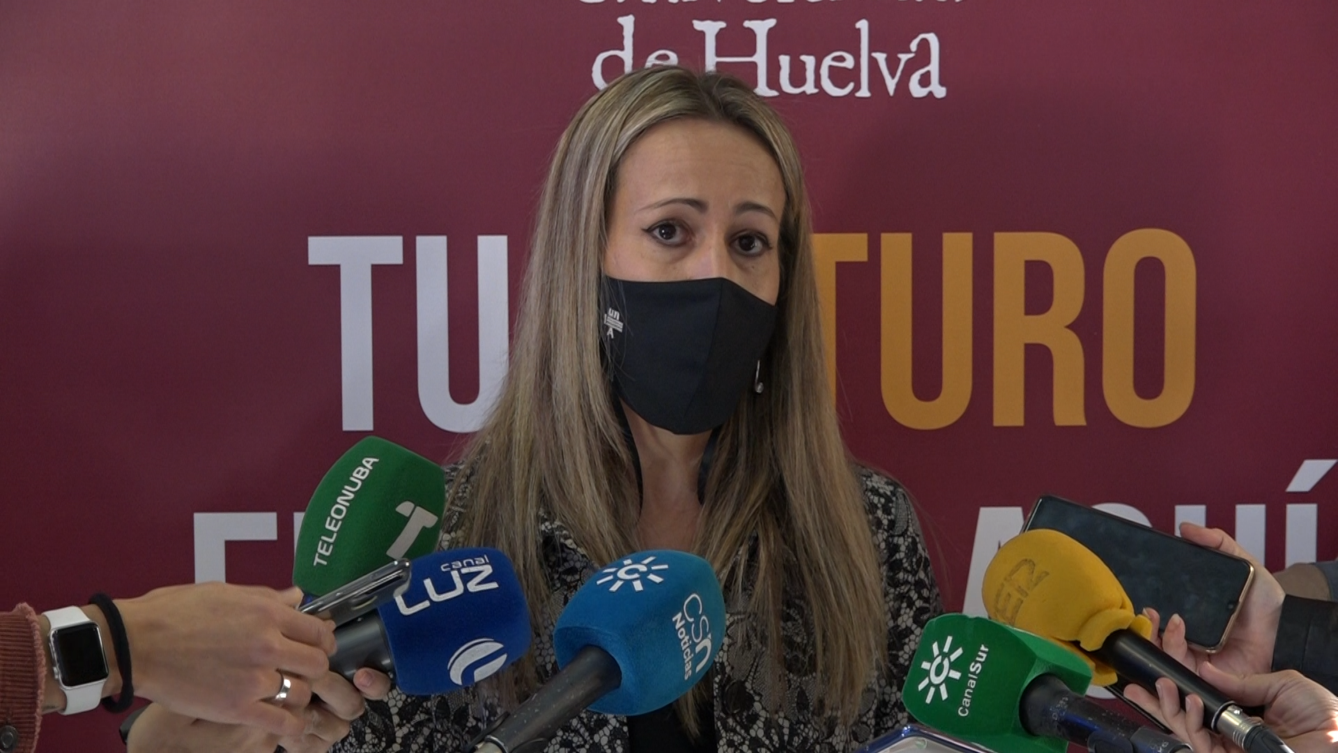 La delegada de la Junta lamenta la agresión a la directora del IES Saltés de Punta Umbría