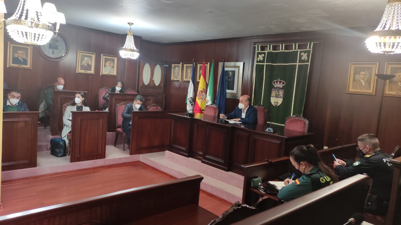 El Ayuntamiento de Lepe presenta a la Guardia Civil el Plan de Erradicación del Chabolismo