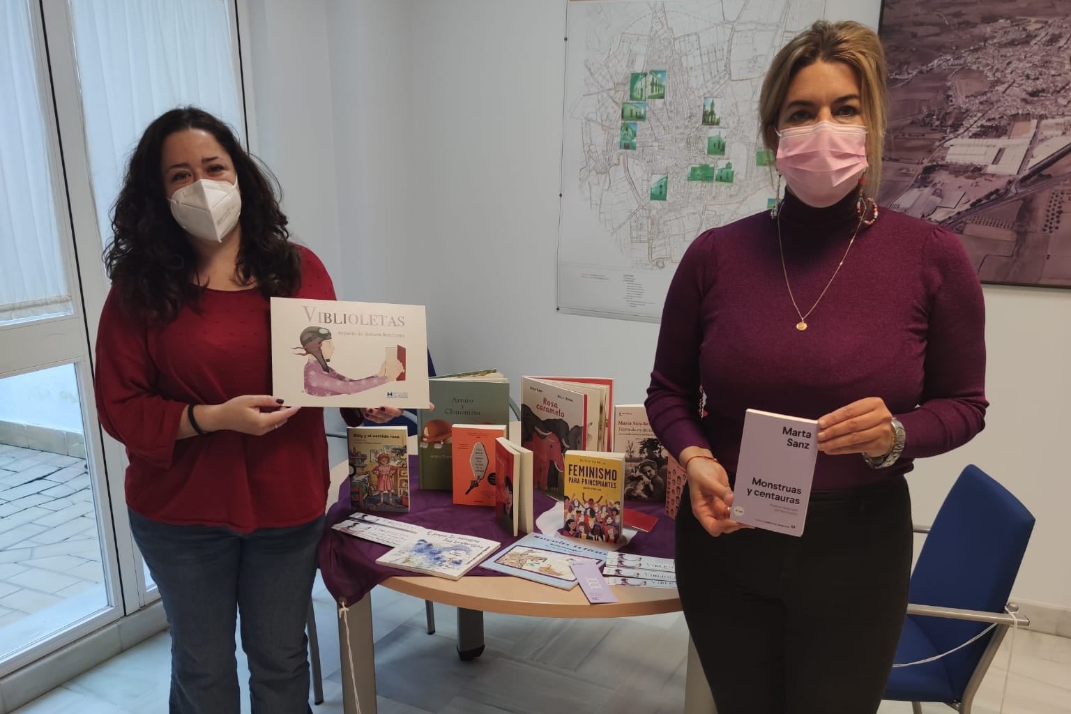 El proyecto ‘Viblioletas’ llega a las biblitecas de Trigueros y Puebla de Guzmán