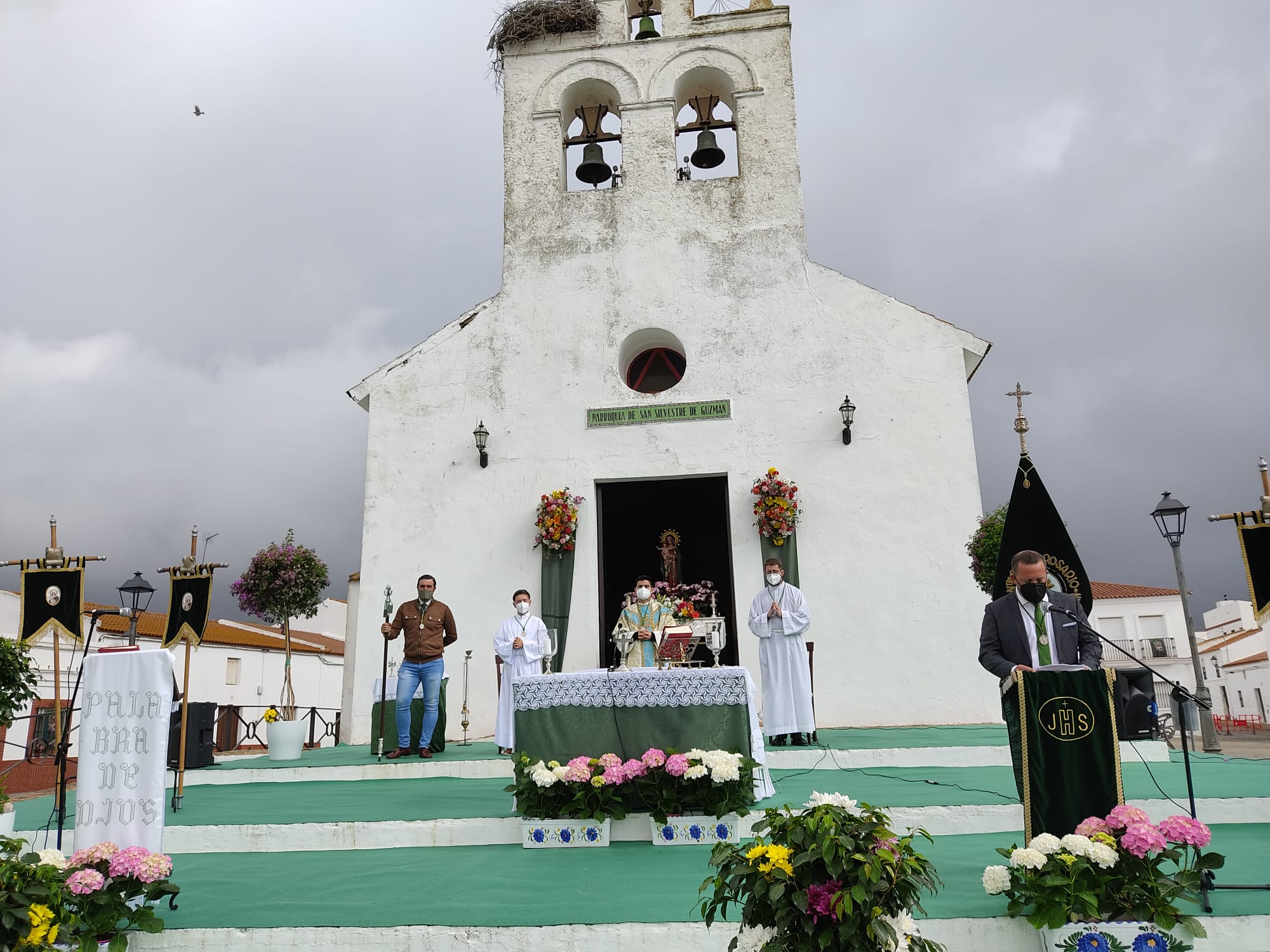 La Misa en honor a la Virgen del Rosario centra una atípica Romería en San Silvestre de Guzmán