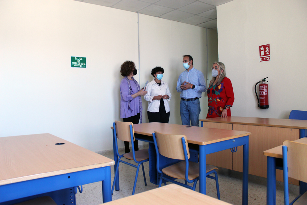 El Ayuntamiento de Cartaya favorece la formación del Centro de Educación Permanente
