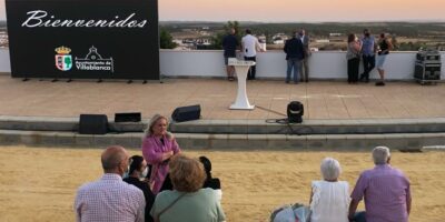 Villablanca inaugura la piscina y el anfiteatro municipal