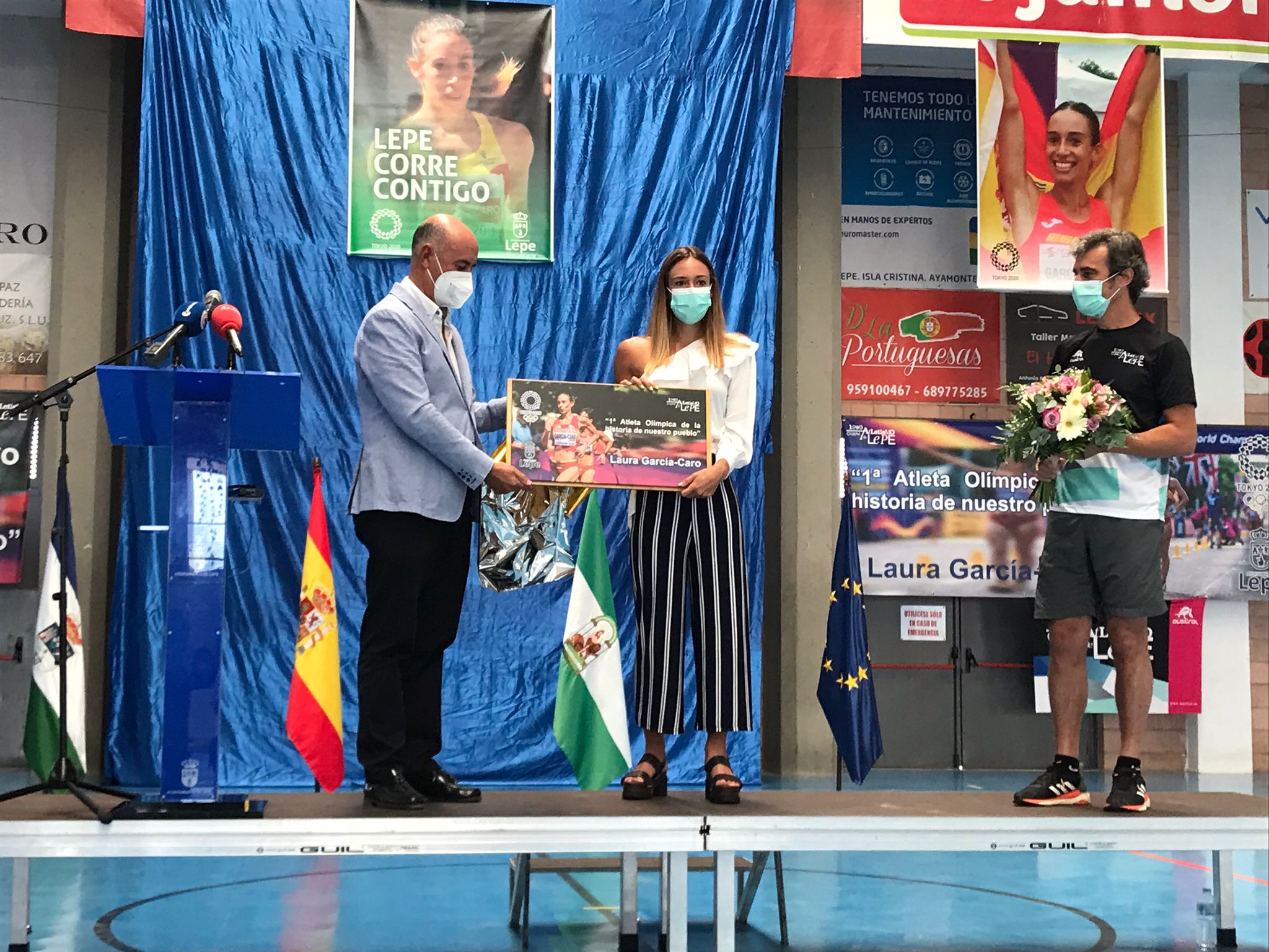 Lepe rinde homenaje a la atleta Laura García-Caro tras su paso por las Olimpiadas de Tokio