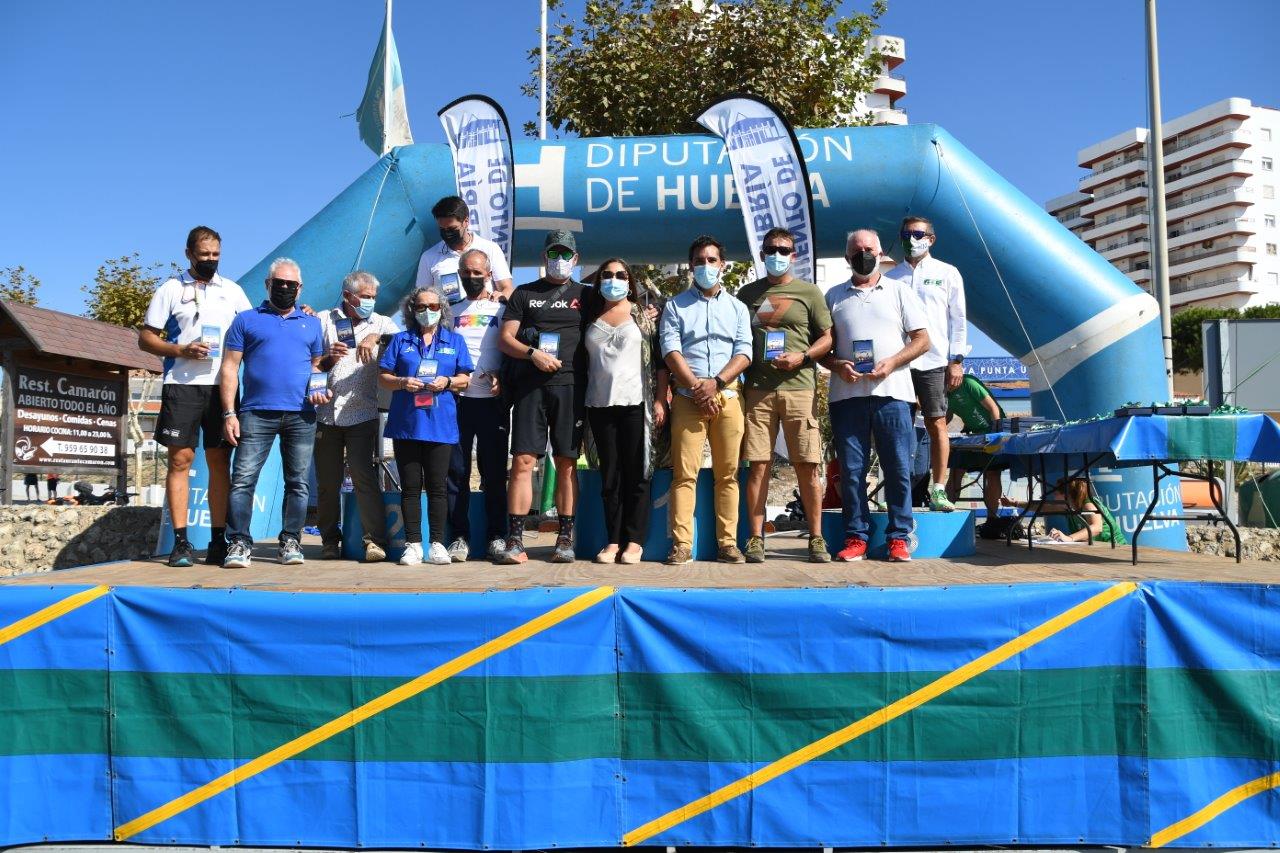 Camilo Puertas e Irene Cabrera se llevan el XX Triatlón ‘Playas de Punta Umbría’