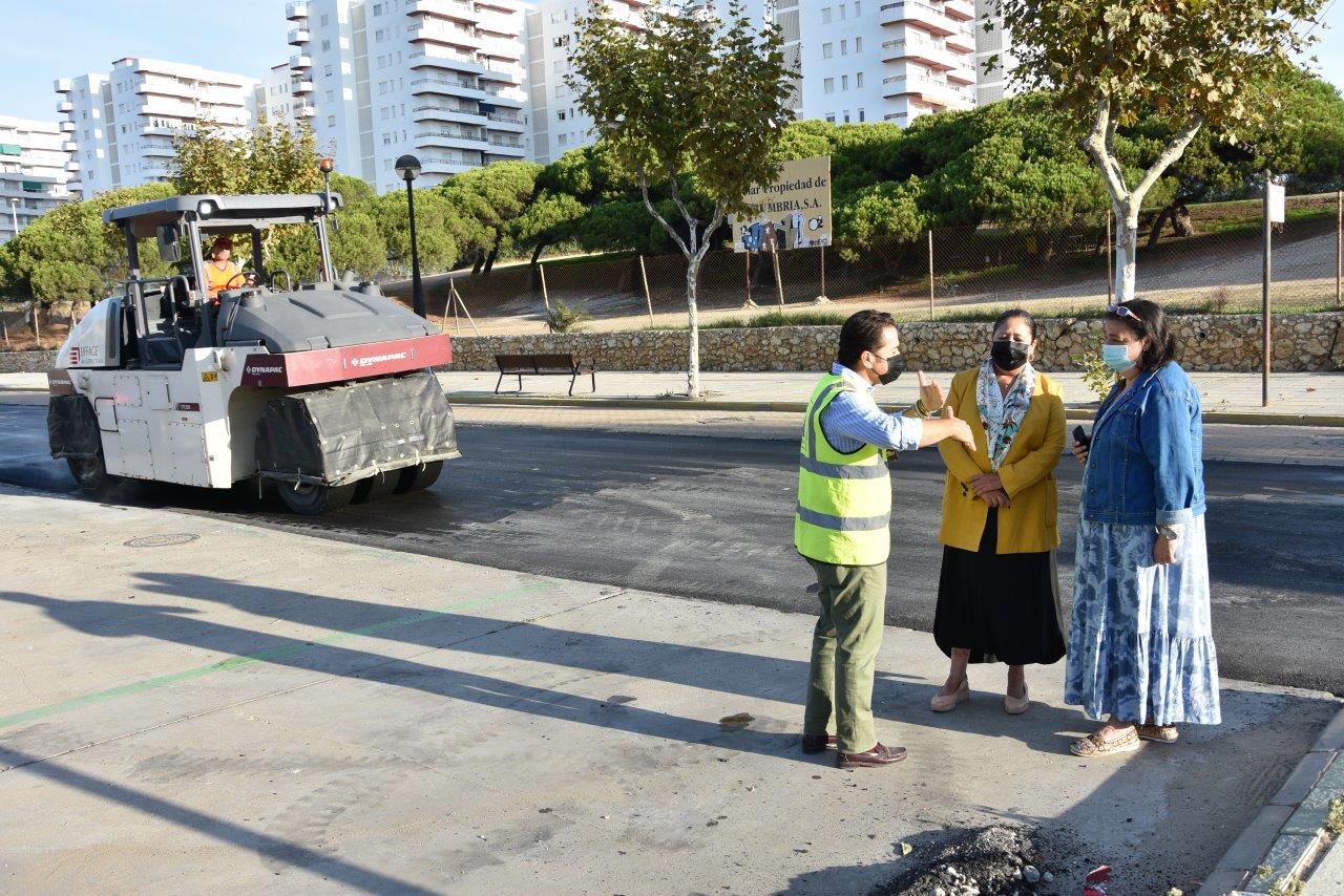 El asfaltado de la Avenida del Océano y otras calles de Punta Umbría concluirá esta semana