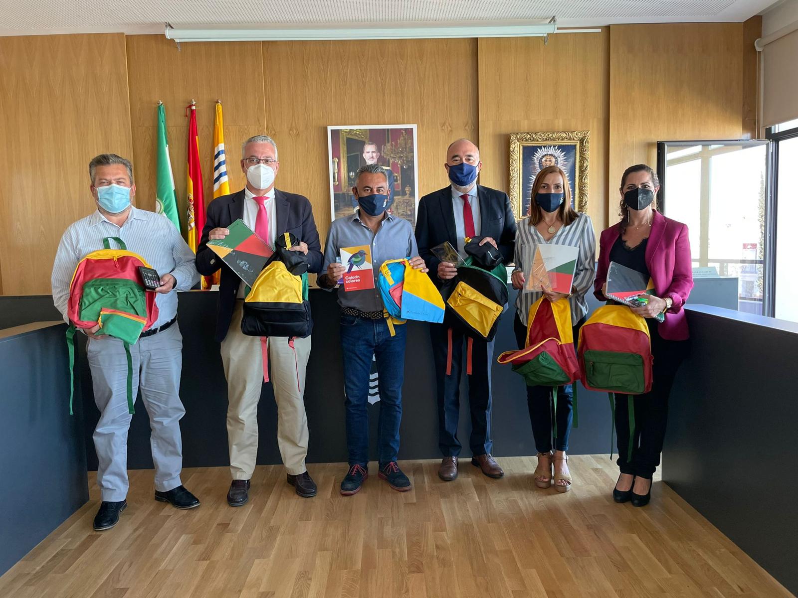 El Ayuntamiento de Isla Cristina entregará 211 kits escolares a familias con menos recursos