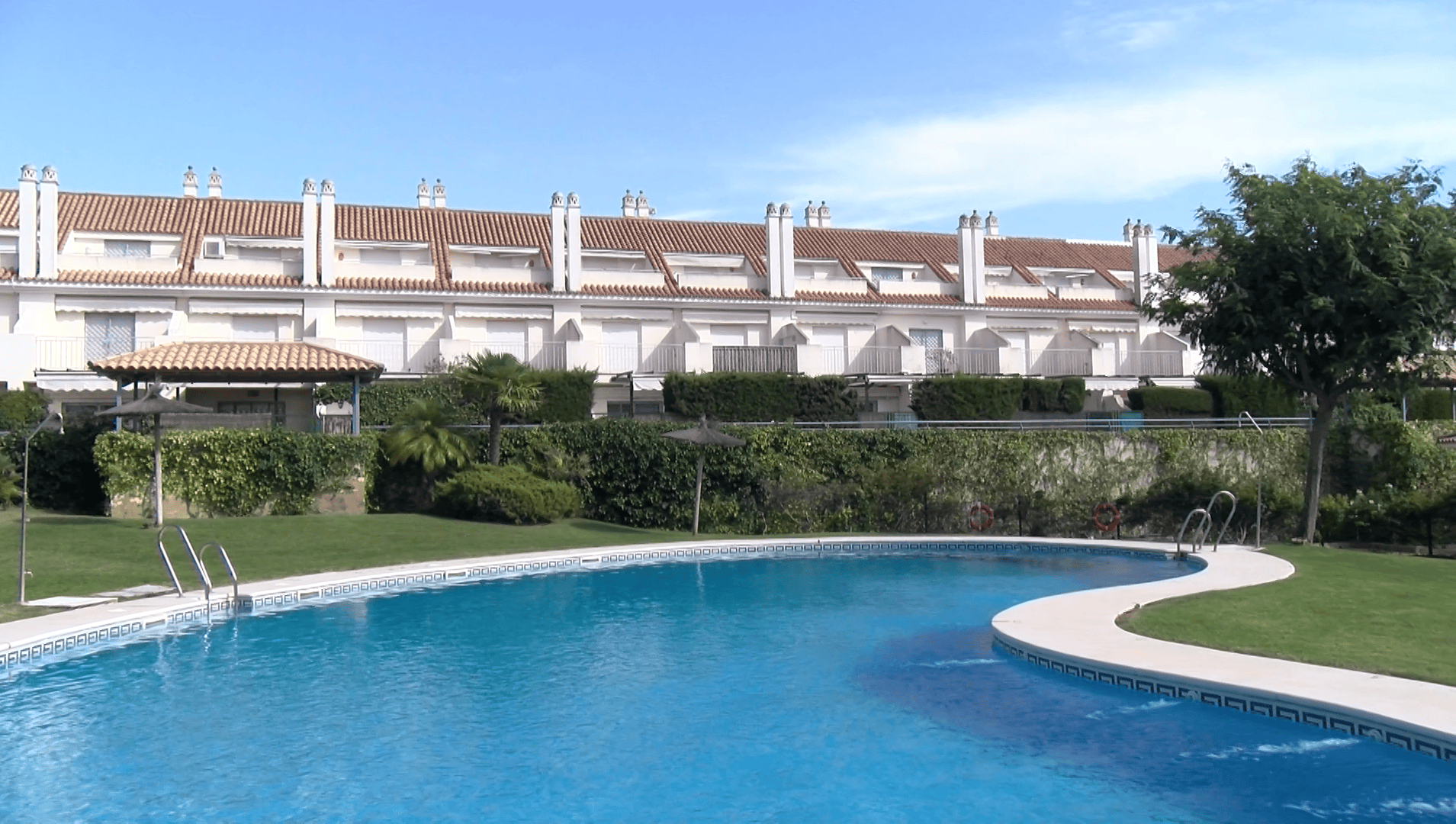 Las incidencias en las piscinas comunitarias han descendido a pesar del aumento de usuarios
