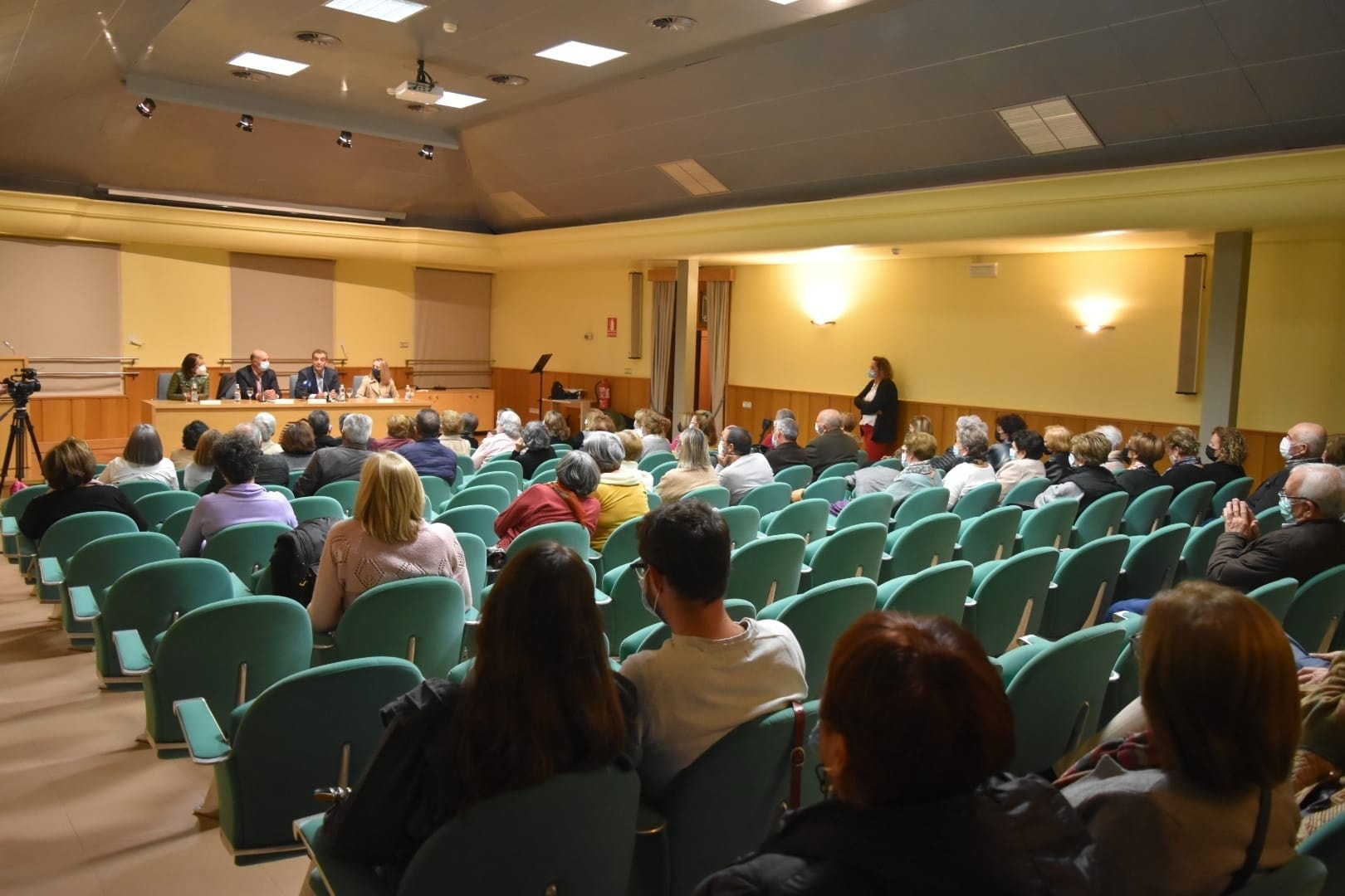Lepe inaugura un nuevo curso del Aula de la Experiencia para mayores en la localidad