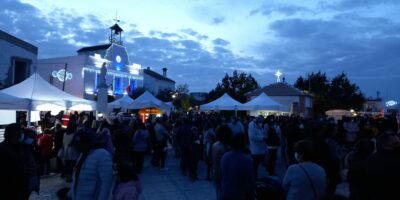 La feria de artesania de Villablanca cumple su octava edición