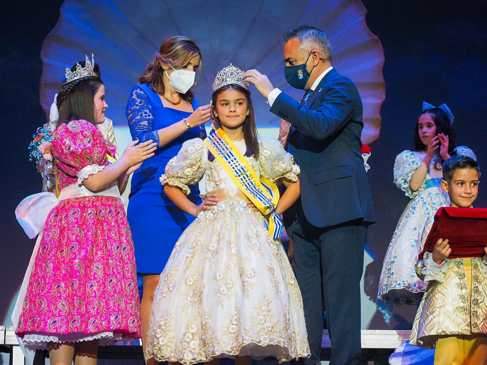 Candela Puerto Delgado fue coronada Reina Infantil del Carnaval de Isla Cristina 2022