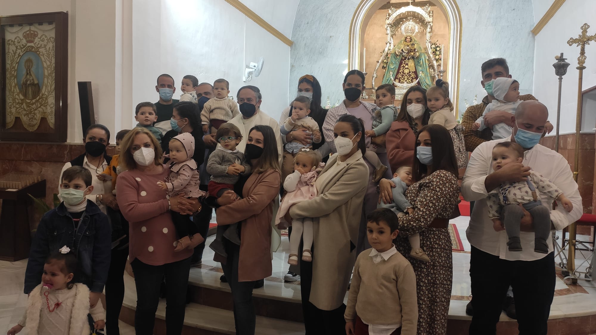 La Hermandad de los Remedios de Aljaraque celebra la presentación de los niños a la Patrona