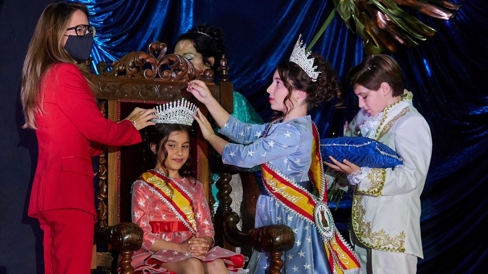 La pequeña Luna Campaña Hernández es la nueva Reina Infantil del Carnaval de Ayamonte