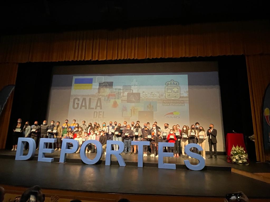 Isla Cristina galardona a más de medio centenar de deportistas