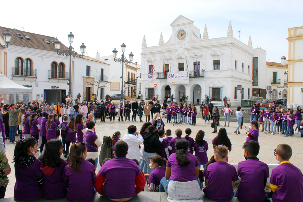 Los escolares cartayeros cantan ‘Por la igualdad’