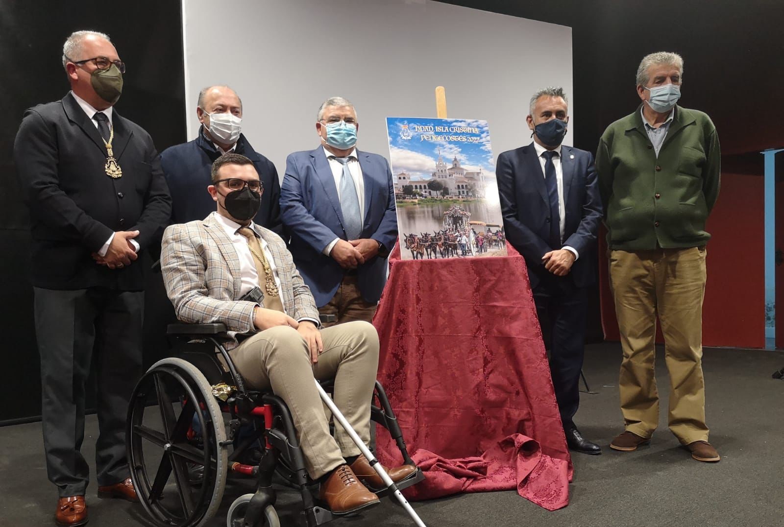La Hermandad del Rocío de Isla Cristina presenta al pregonero y el cartel anunciador