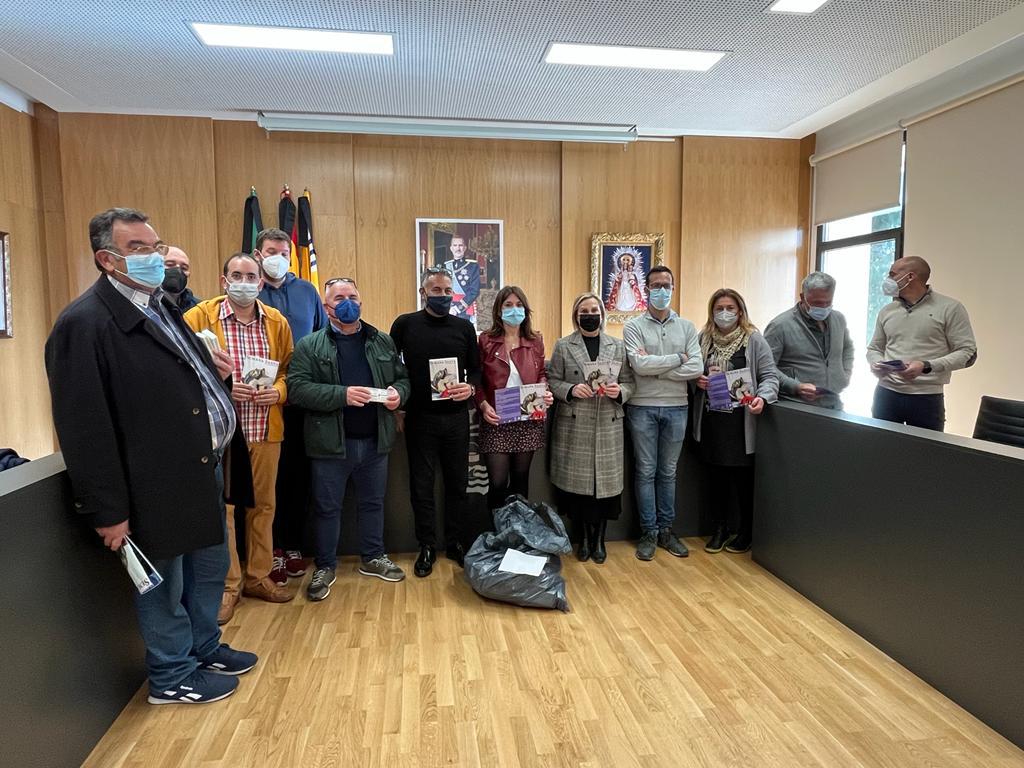 Presentado el díptico con los recorridos procesionales de la Semana Santa de Isla Cristina