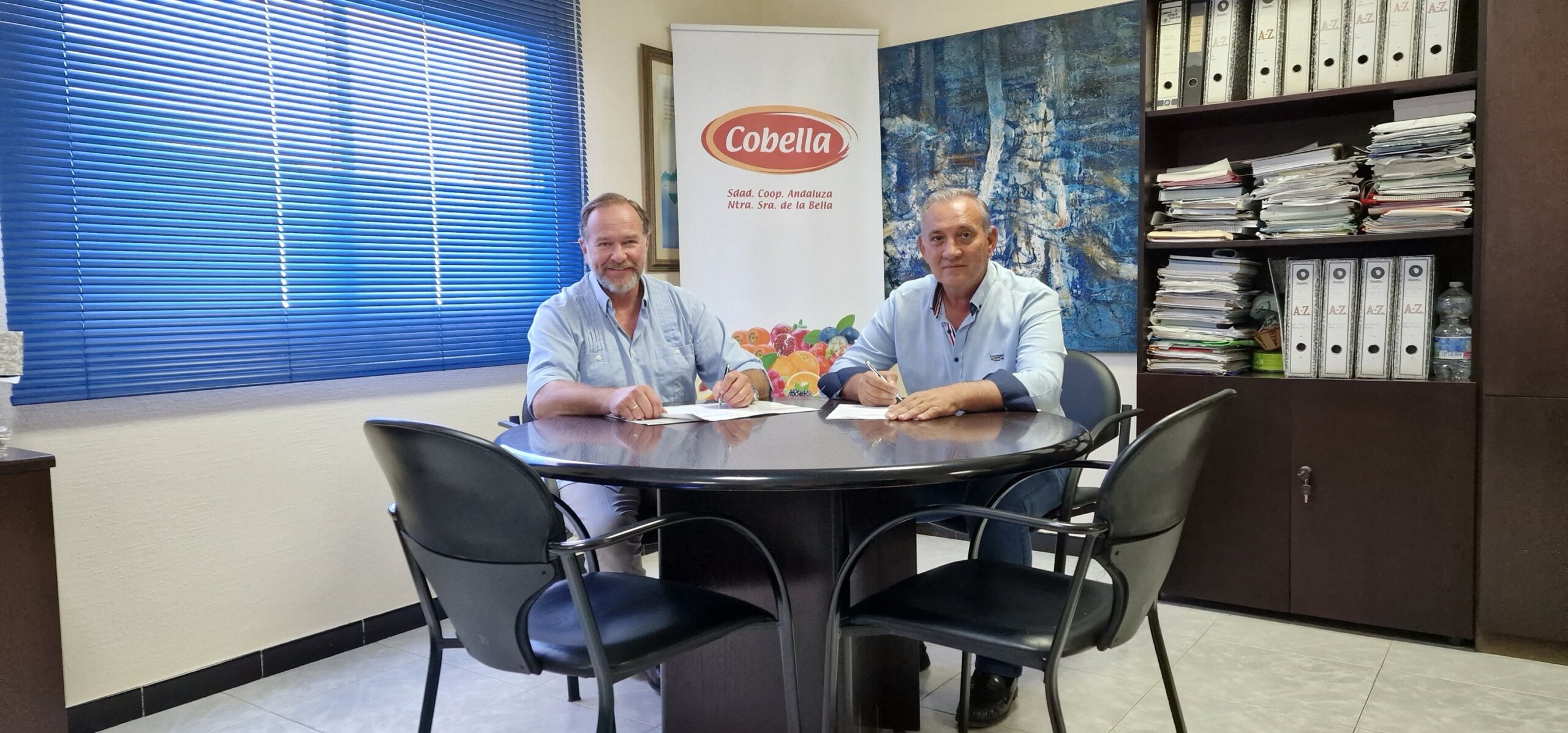 Caja Rural y Cobella firman un importante acuerdo de cara a la próxima campaña agrícola