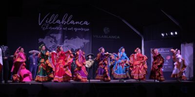 El Festival Internacional de Danzas de Villablanca puso el broche a una edición muy especial