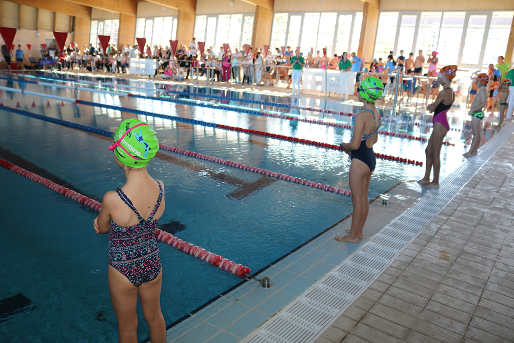 La Piscina Municipal de Cartaya acoge su primera concentración provincial de natación