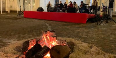 Una zambomba flamenca dio la bienvenida a la Navidad en Villanueva de los Castillejos
