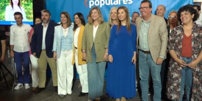 La candidata del PP de Gibraleón, Paqui Rosa, presenta su equipo de cara al 28M