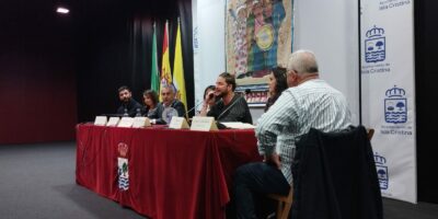 Esta noche, en Canalcosta, podrás ver la entrega del Antifaz de Oro a Manuel Carrasco