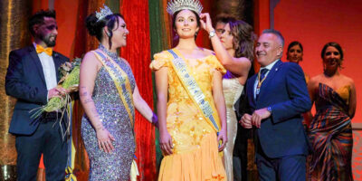 Sofía Márquez y Noa Oria coronadas reinas del carnaval de Isla Cristina