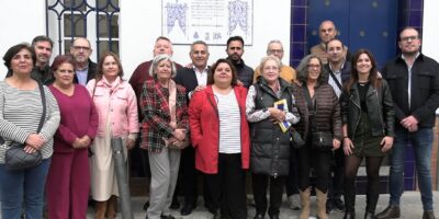 La Hermandad del Rocío isleña inaugura un azulejo conmemorativo por su cincuentenario fundacional