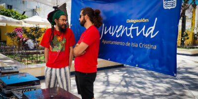 Isla Cristina acoge la I Feria del Disco en el Paseo de las Flores